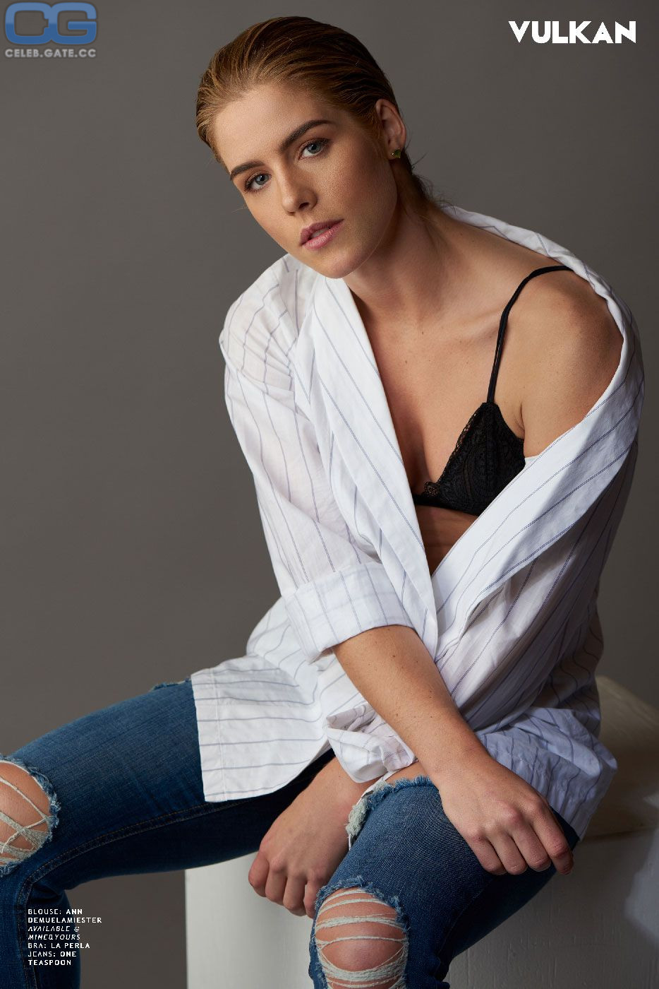 Emily Bett Rickards Nude 32 Hot Leaked Pics Naked 18+ Uncensored