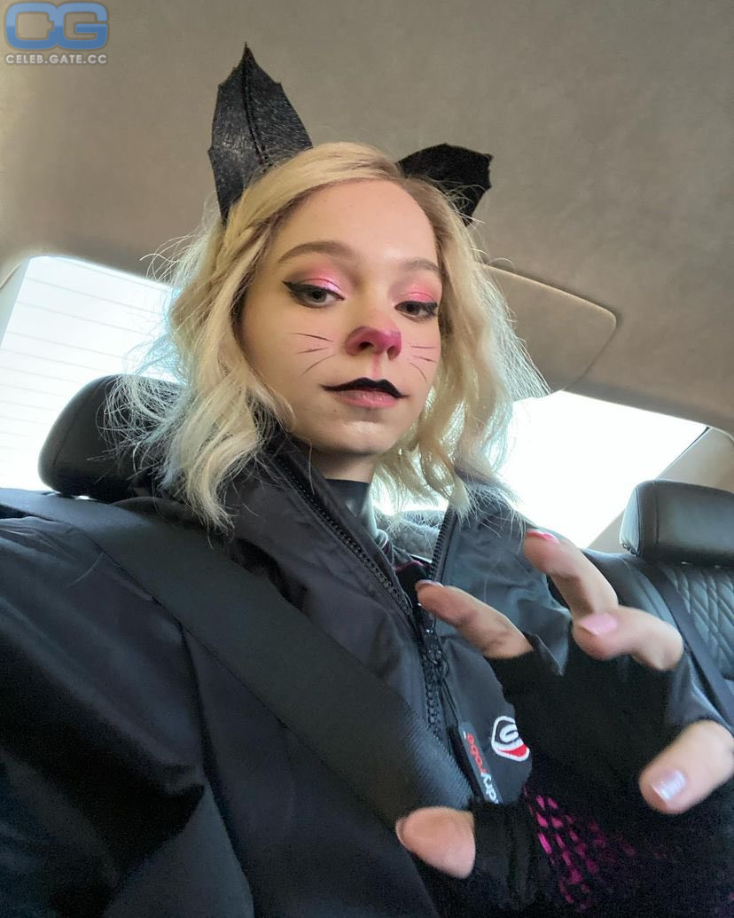 Emma Myers Nude 10 Hot Leaked Pics Naked 18+ Uncensored