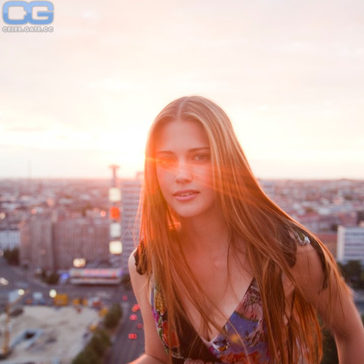 Laura Berlin Nude | 15 Hot Leaked Pics | Naked 18+ Uncensored