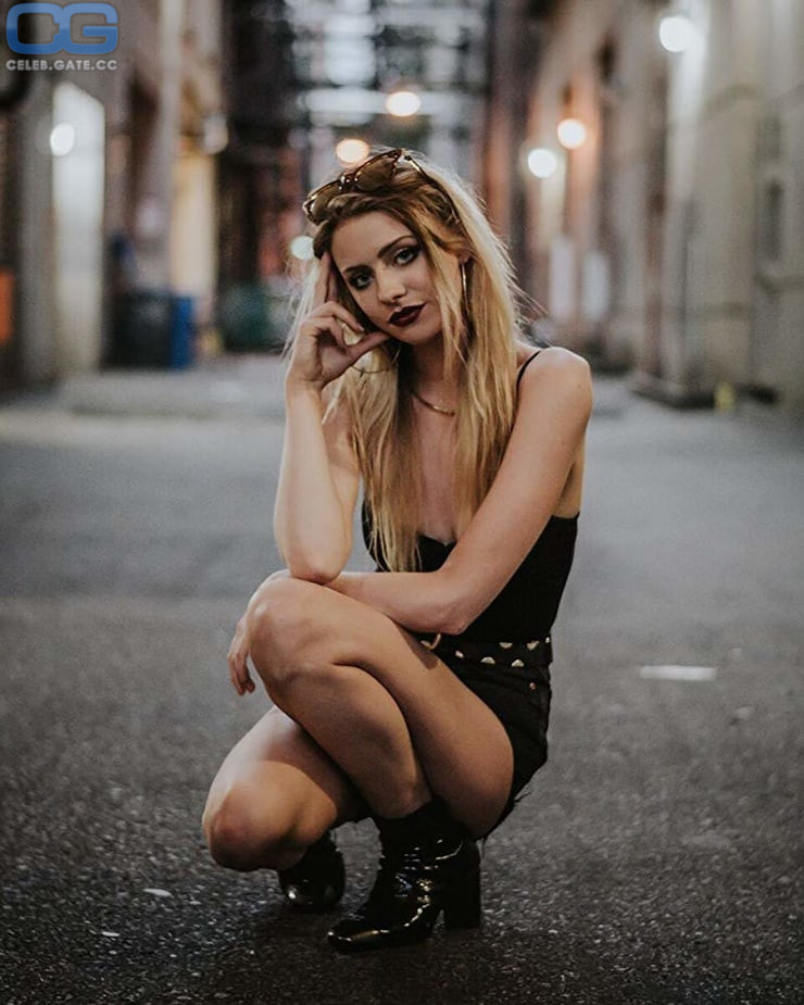 Maddie Phillips Nude | 4 Hot Leaked Pics | Naked 18+ Uncensored