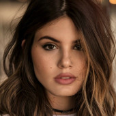 Camila Queiroz