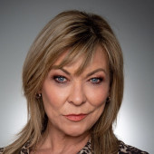 Claire King