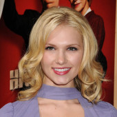 Claudia Lee