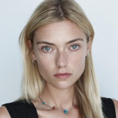 Farah Holt