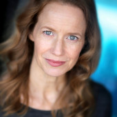 Laura Cayouette