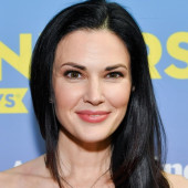 Laura Mennell