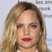 Mena Suvari