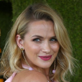 Shantel Vansanten