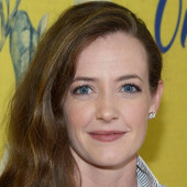 Stephanie Allynne