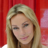 Virginia Hey