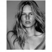 Anna Ewers