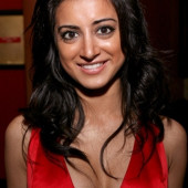 Noureen DeWulf