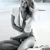 Bar Refaeli 