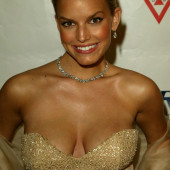 Jessica Simpson