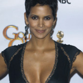 Halle Berry 