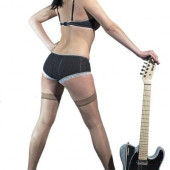 Leonie Saint