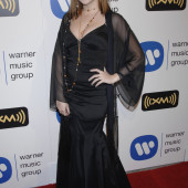 Renee Olstead 