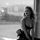 Anna Ewers