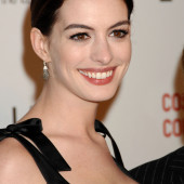 Anne Hathaway 