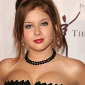 Renee Olstead 