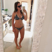 Tanya Burr 