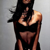 Yunjin Kim 