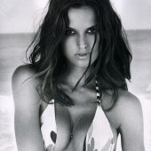 Izabel Goulart 