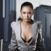 Adinia Wirasti 