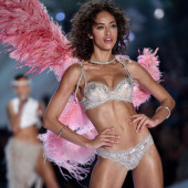 Alanna Arrington hot