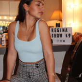 Alessia Cara body