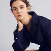 Alison Oliver 