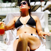 Alyssa Milano bikini