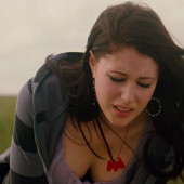 Amanda Crew