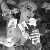 Amber Heard oben ohne