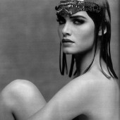 Amber Valletta