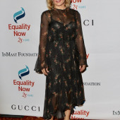 Amy Carlson 