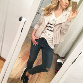 Angelina Heger selfi