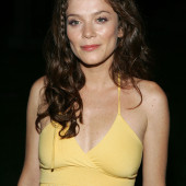 Anna Friel