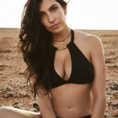 Anna Nooshin 