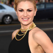Anna Paquin teeth