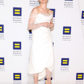 Anne Hathaway braless