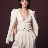 Anne Hathaway
