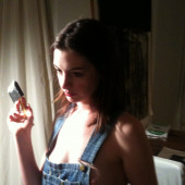 Anne Hathaway leak
