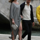 Anne Hathaway oops