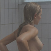 Annika Blendl oben ohne