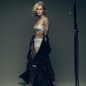Ashlyn Harris 