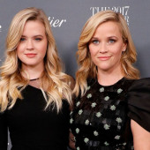 Ava Phillippe mother
