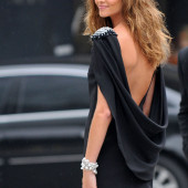 Ana Beatriz Barros 