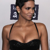 Halle Berry 