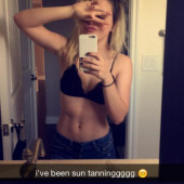 Bea Miller body